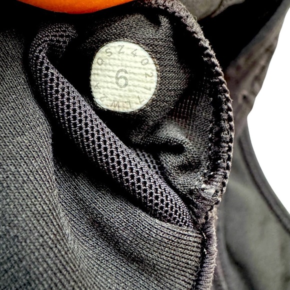 Lululemon Ornate Bra Racer Back Embroidered Eyelet Sports Bra Black Size 6 - Picture 9 of 11